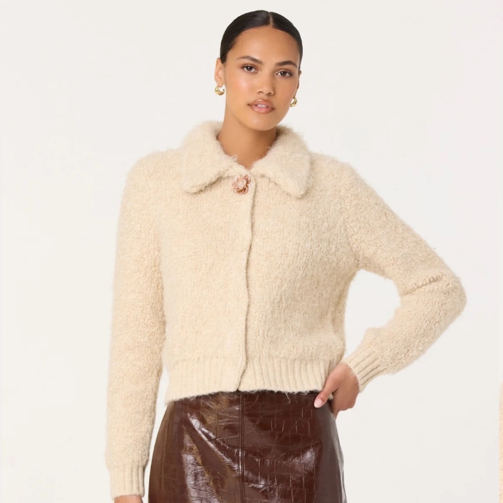 NWT Astr the Label Karime Fuzzy Collared Cardigan